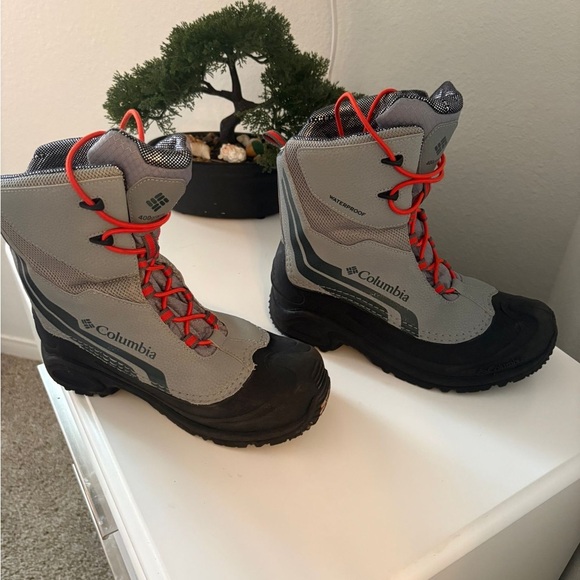 Columbia Boots with Gray and Red Accents like new - Picture 2 of 5